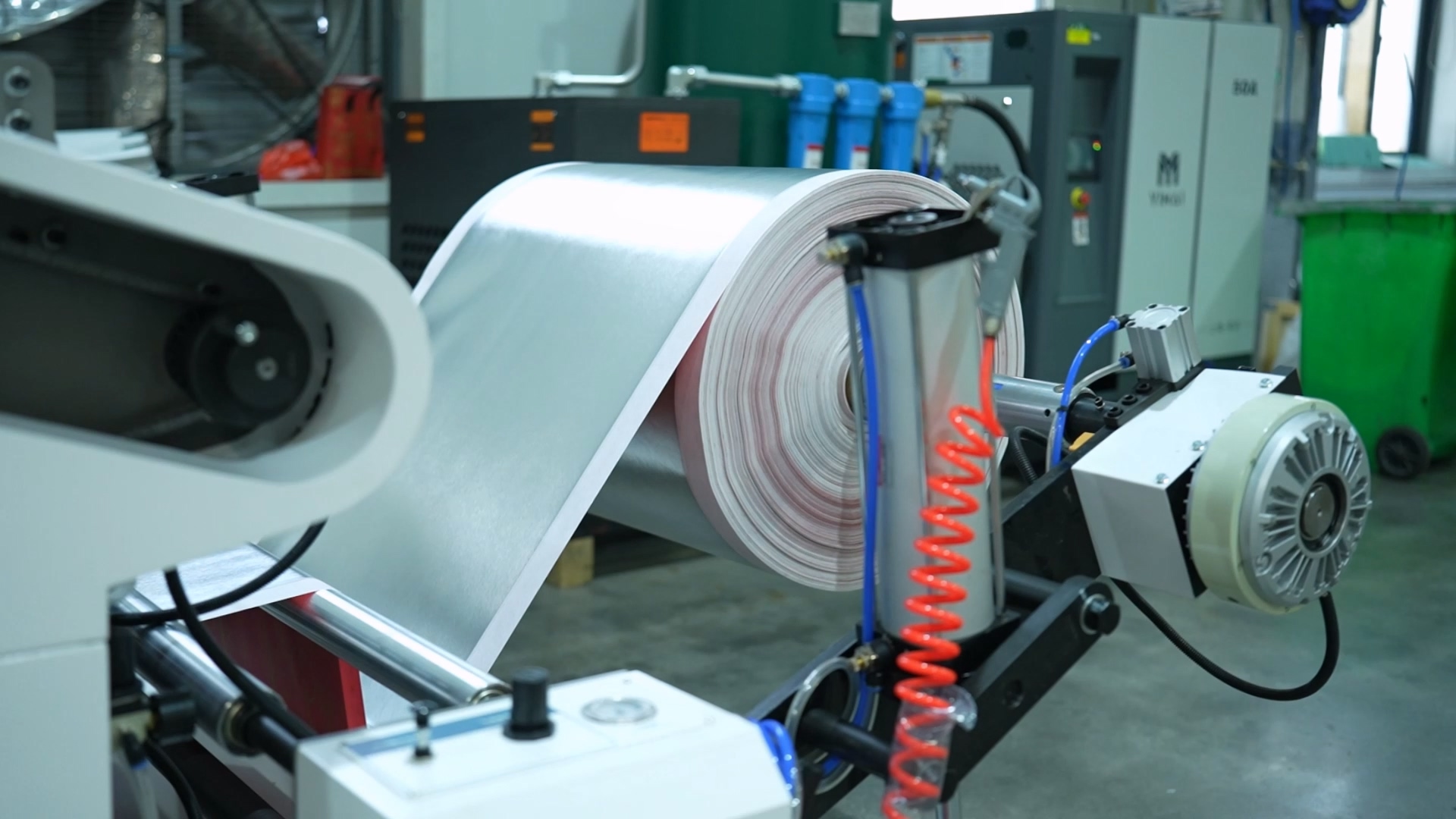 Non-Woven Roll Feeding