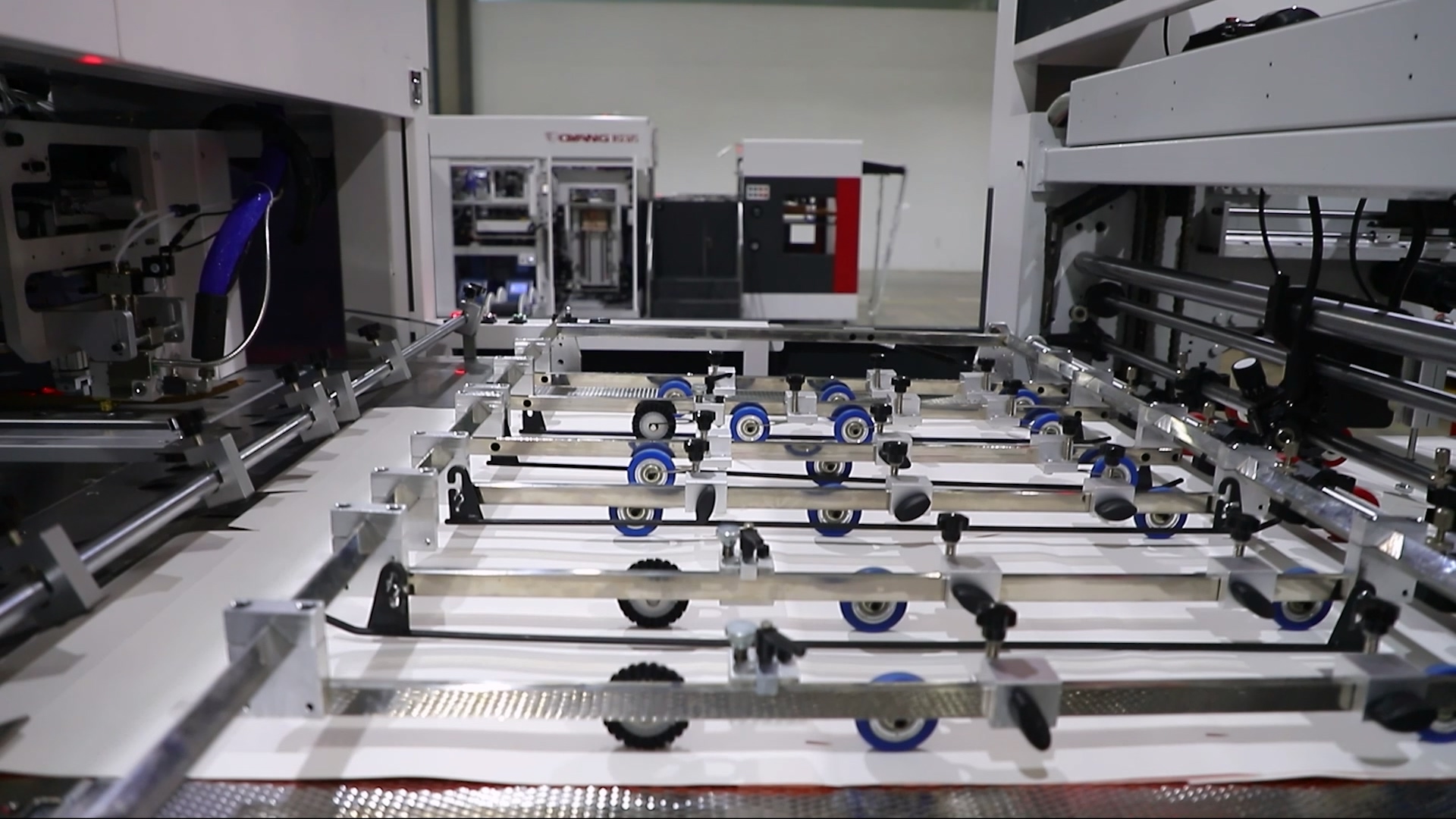 Auto Gluing